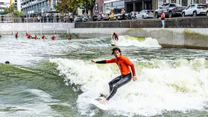 Surfpool in het centrum van Rotterdam