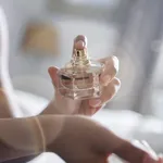 8 x parfum-etiquette om meer uit een geur te halen 