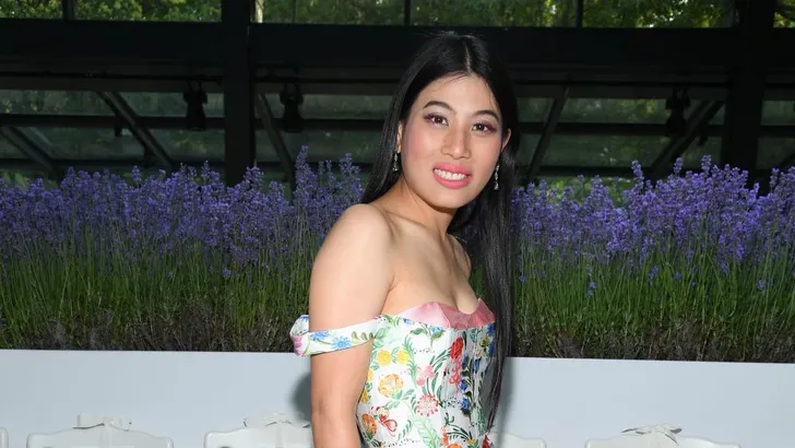 Thaise prinses pakt weer uit voor Paris Fashion Week