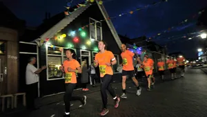 Ready, set, go! Met dit Damloop by night schema loop je sowieso een PR