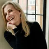 Jarige hertogin Sophie poseert voor betekenisvol portret | Beau Monde