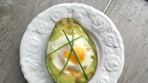 Gevulde avocado met ei