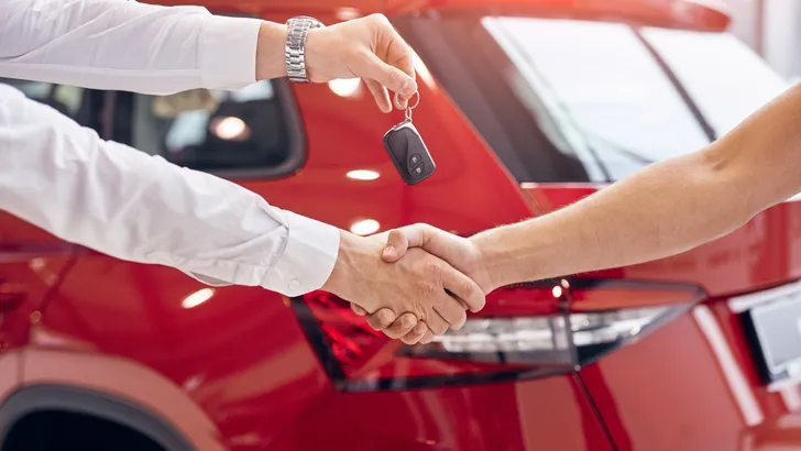 Zorgeloos rijden? Zo vind je de ideale zakelijke leaseauto