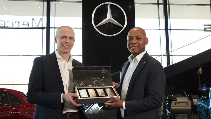 Mercedes-Benz en Marmir Chocolate