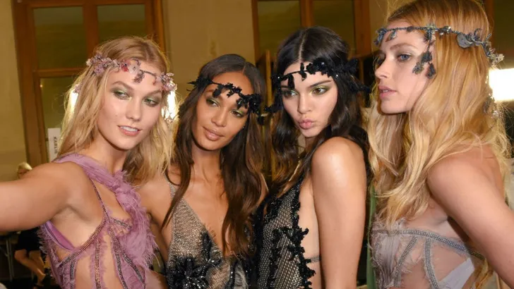 Kendall Jenner voor Versace