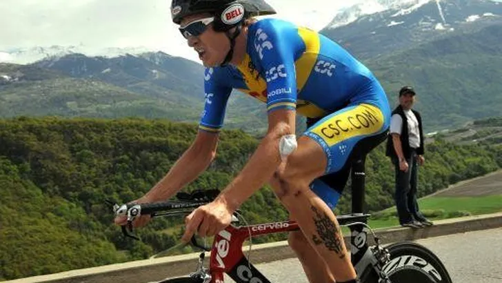 Larsson wint de tijdrit, Fuglsang nieuwe leider