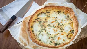 Hartige taart met mozzarella