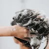 Bijzonder: volgens TikTok zou je 'omgekeerd' je haren moeten wassen