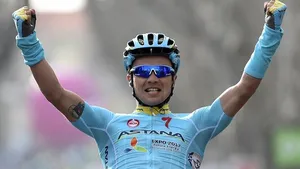 Lutsenko sprint in leiderstrui naar ritzege Tour of Hainan