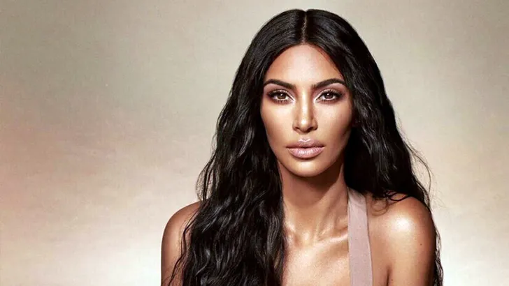Zien: Kim Kardashian begaat opnieuw Photoshop-fail