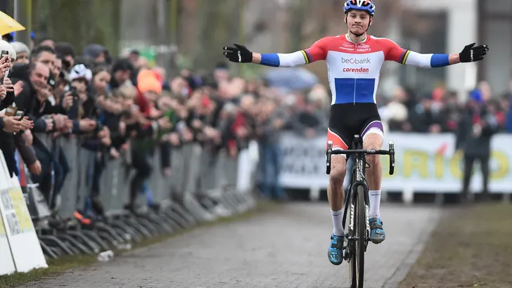 Van der Poel van buitencategorie bij seizoensopener in Eeklo