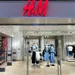 Deze H&M-slipper maakt elke outfit mooier – en kost nog geen €15