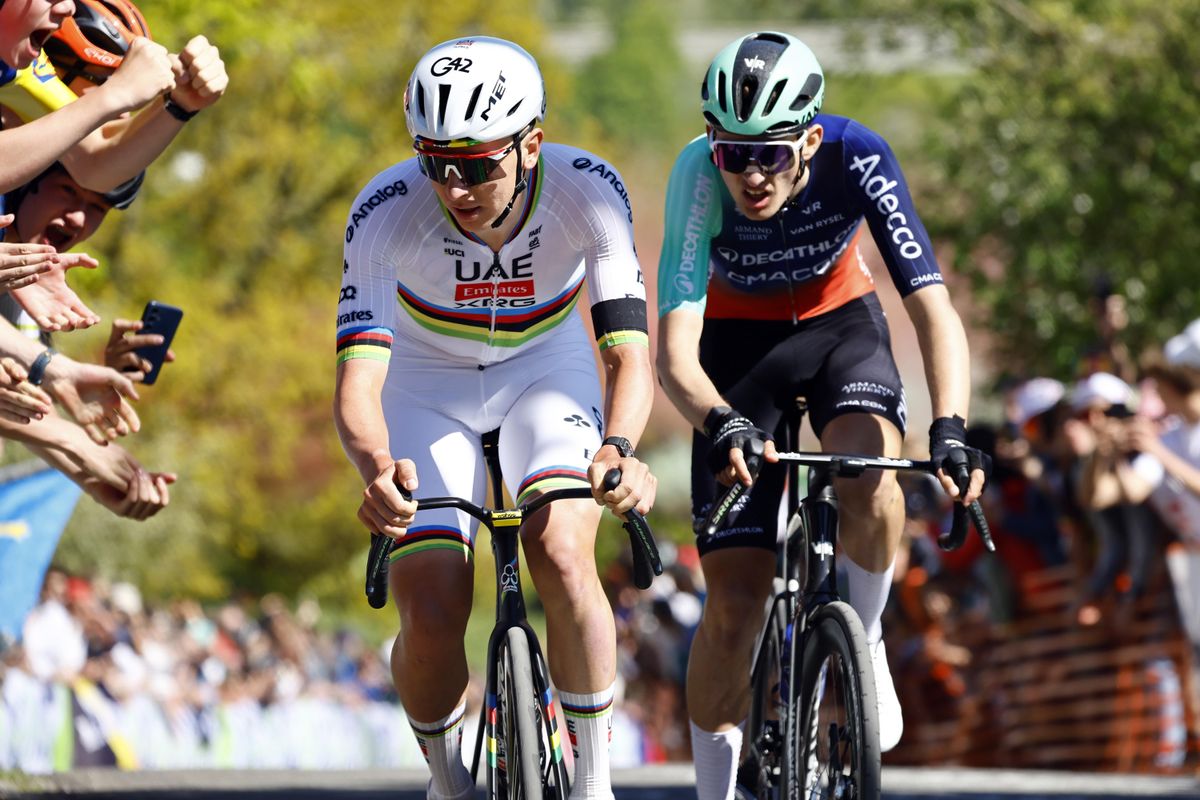 Dumoulin ziet dat Pogacar 'weer zijn best moet doen': 'Hij zal bovenop de Redoute écht even geschrok