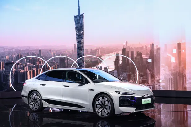 Audi continues to push ahead with its largest product initiative in China: The Audi A6L e-tron, the third PPE model developed for the Chinese market, is taking the stage in Guangzhou.