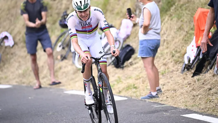 Tadej Pogacar heeft in de eerste de beste Tour de France-bergetappe de ronde zo'n beetje beslist. Hij degradeerde de tegenstand als nooit tevoren.