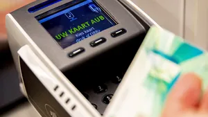 Man wint rechtszaak tegen tankstation om volle tank en twee saucijzenbroodjes