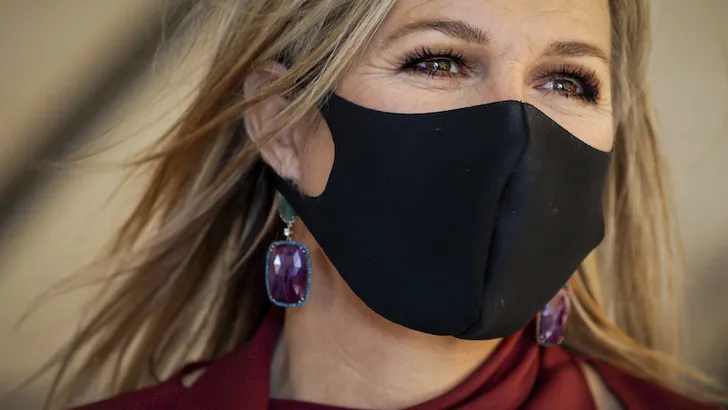 Máxima: très chic in leer