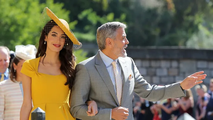 Opvallende jurk van Amal Clooney is gespreksstof van de dag