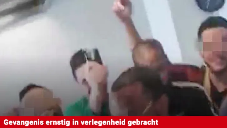 Video in omloop van feestende gevangenen