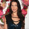 Bella Hadid deelt huilfoto's: 'Social media is niet echt'