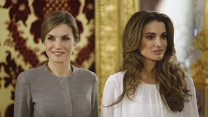 Koninginnen Letizia en Rania bezoeken Severo Ochoa in stijl