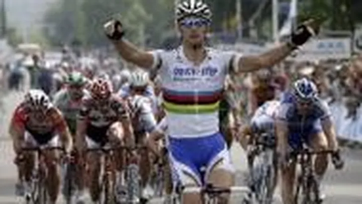 Boonen onstuitbaar in eerste rit