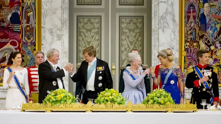 Proost! Royals heffen het glas op 2020