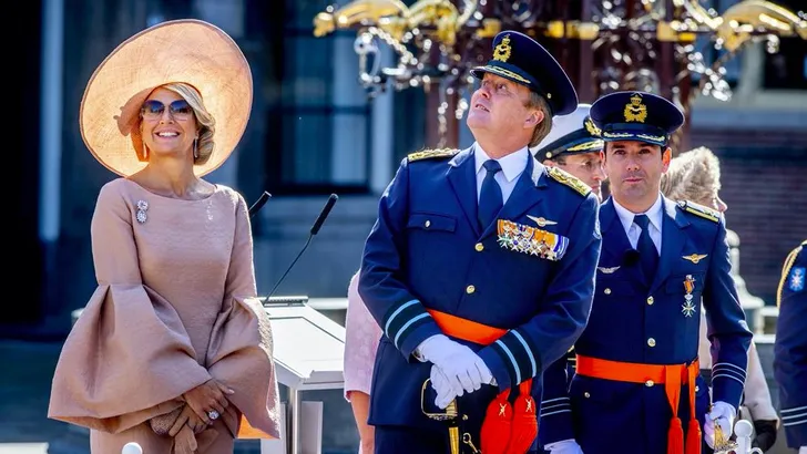 Koningin Máxima schatert het uit; voer voor een lollige LuckyTV