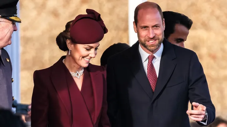 Foto van prinses Kate en prins William bij de ontvangst van de Emir van Qatar, december 2024.