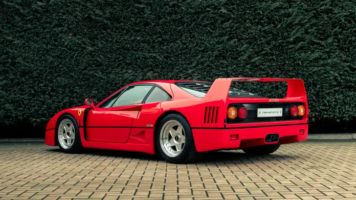 Koop de Ferrari F40 van...Toto Wolff!