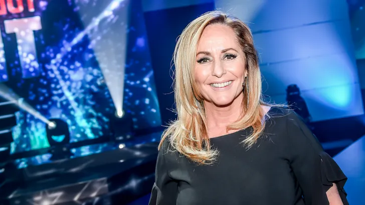 Angela Groothuizen schrikt van mail over haar buikvet, maar ze reageert geweldig