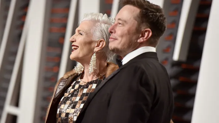 Maye Musk trots op zoon Elon, de Man van het Jaar 