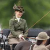 Hoe Lady Louise Windsor in de voetsporen van Queen Elizabeth treedt | Beau Monde