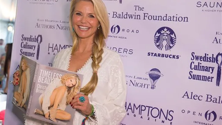 Deze vrouw is 63 jaar en haar beautygeheim is o zo simpel