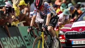 Jonas Vingegaard kende in de elfde etappe andermaal een teleurstellende dag. Tadej Pogacar reed van hem weg, maar ook onder anderen Remco Evenepoel en Paul Seixas.