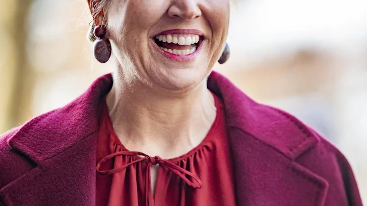 Máxima woont lessen aan gevluchte Oekraïense kinderen bij