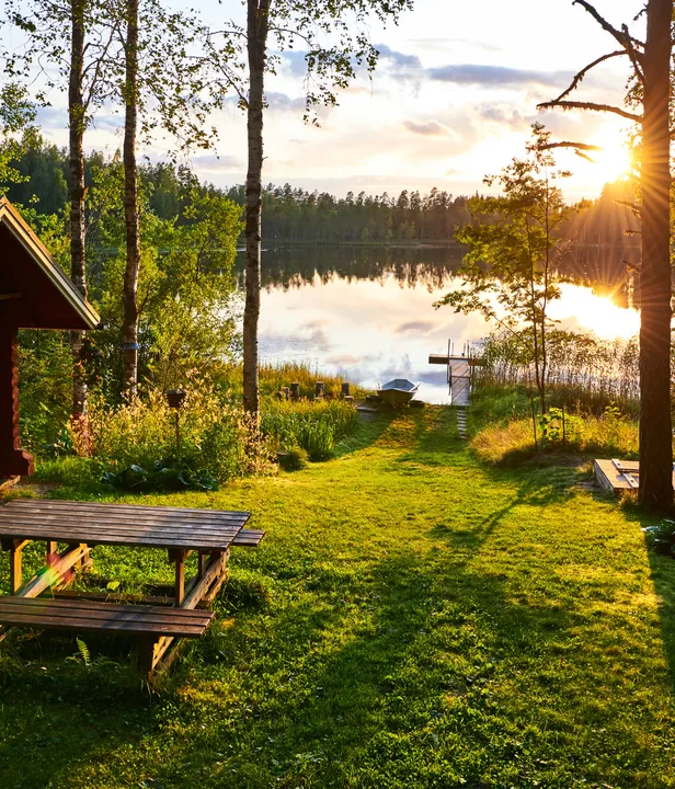 8x Inspiratie voor je volgende getaway: van luxe wellness in Finland tot varen door Amsterdam