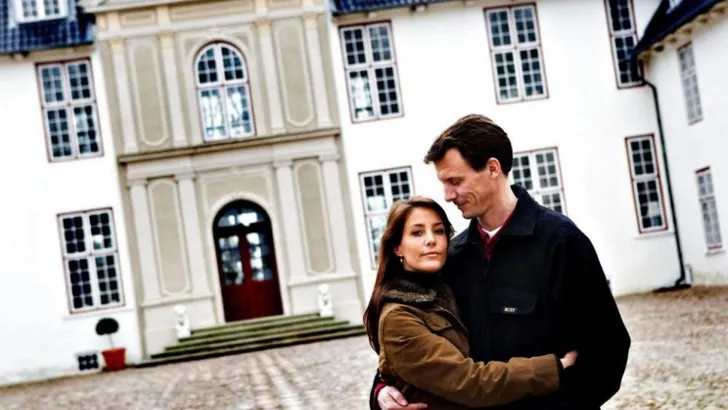 Prins Joachim, zijn huisspook en andere behekste paleizen