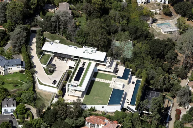 Luchtfoto van de villa van Beyoncé en Jay-Z in Bel-Air.