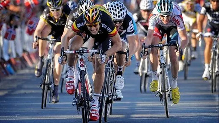 Qatar: Boonen wint de rit, Mol leidt nog