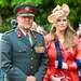 Willem-Alexander en Amalia op de Prins Bernhardkazerne
