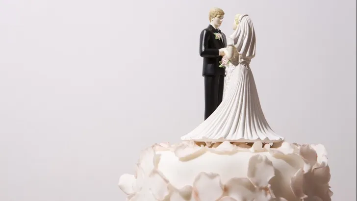 Zien: de bizarre trouwjurk én bruidstaart van deze extravagante Libanese bruiloft