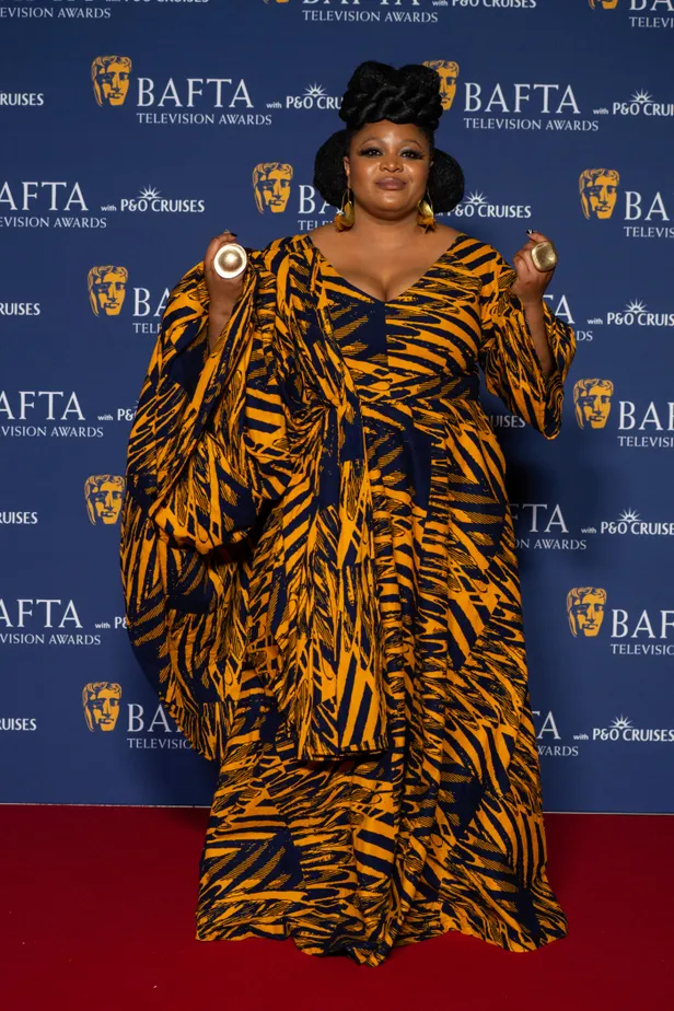 Gbemisola Ikumelo bij de BAFTA's 2026