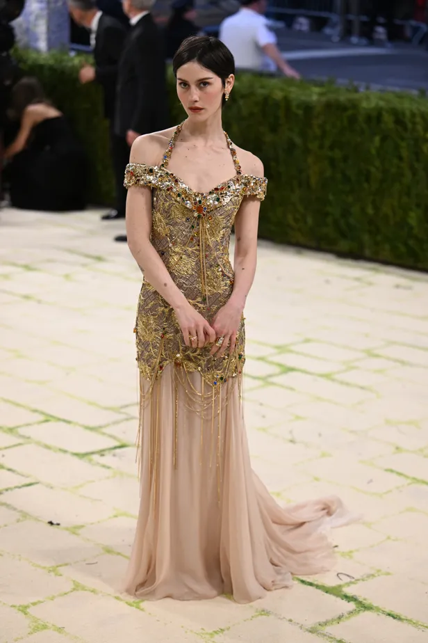 Gracie Abrams in Chanel tijdens het Met Gala 