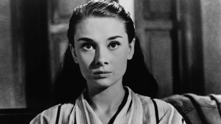 Throwback: 5 iconische mode-momenten van stijlicoon Audrey Hepburn
