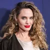 Angelina Jolie heeft een nieuwe coupe: 'Shadow roots' | Nouveau