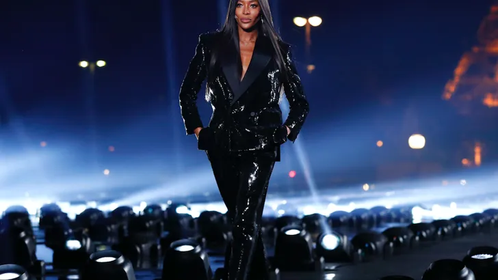 Yves Saint Laurent sluit show Parijs met glitter(pak) en knal