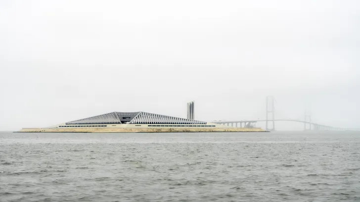 Deze Chinese megaverbinding combineert brug, tunnel en kunstmatig eiland: al 86.000 voertuigen per dag