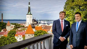 nouveau-royalty-willem-alexander-estland-balkon