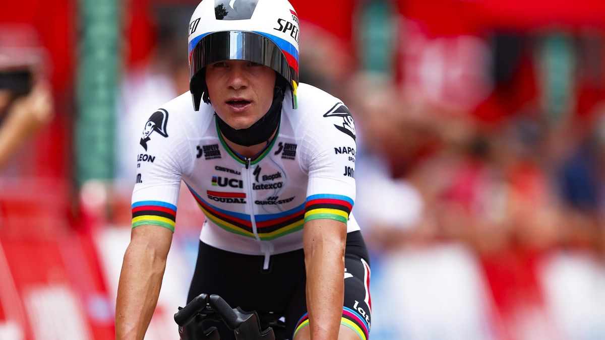 UCI bant 'bivakmutshelm' van Evenepoel & co en viseert ook helmen van Visma - Lease a Bike
